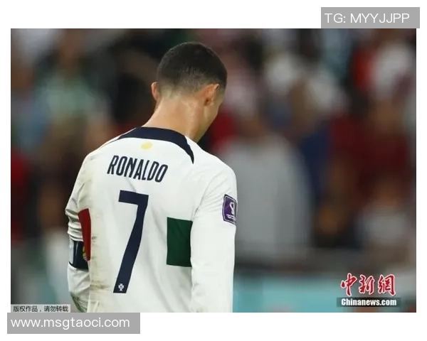 足球明星C罗与孩子们的温馨时光揭秘家庭生活的点滴与乐趣